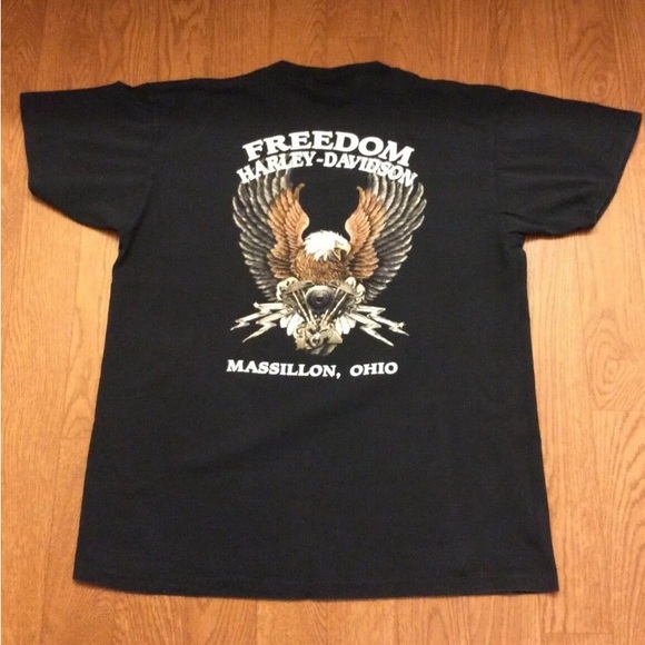 Vintage 3D Emblem T-Shirt. - Picture 3 of 5